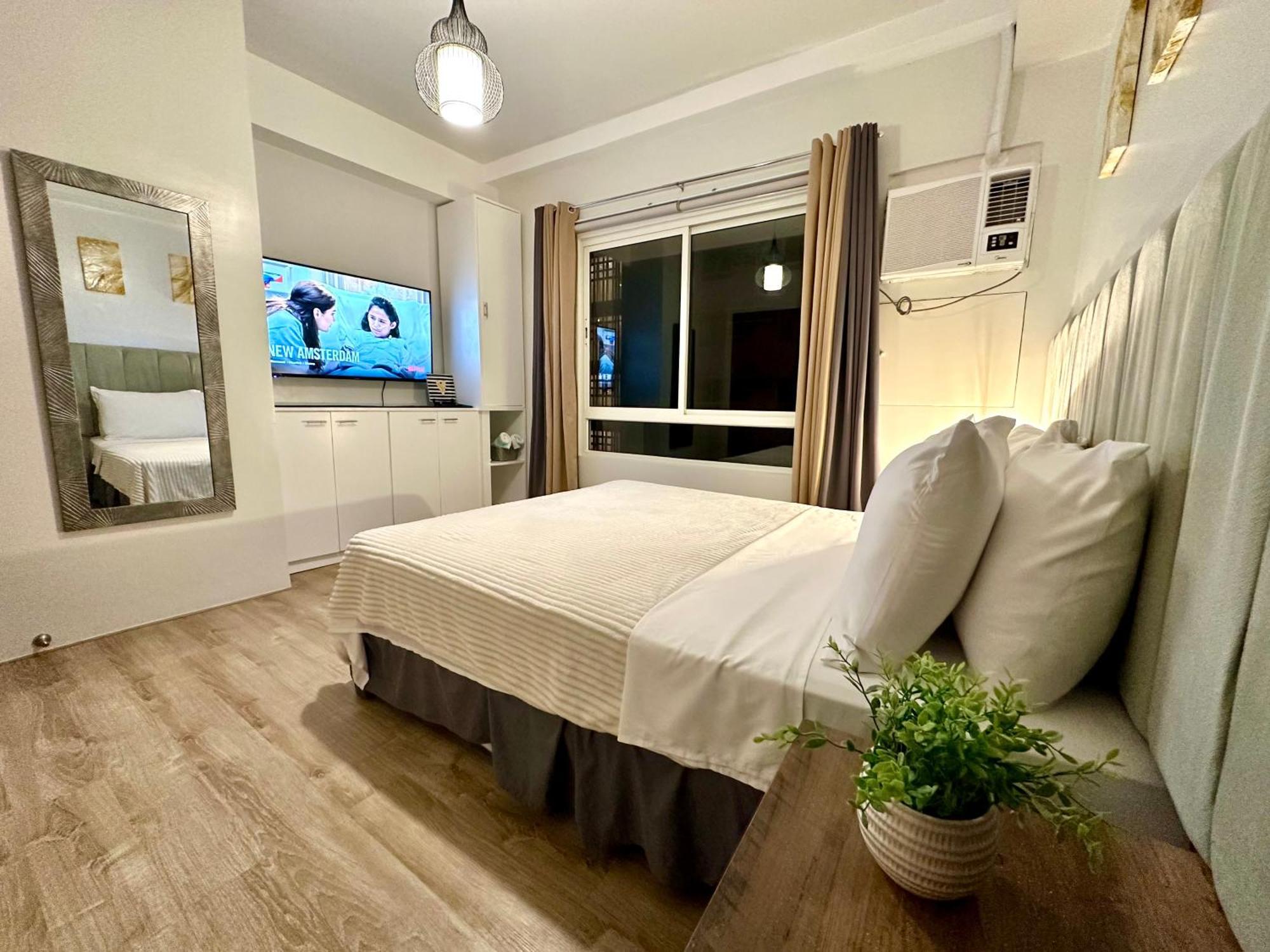One Bedroom In Apartment *